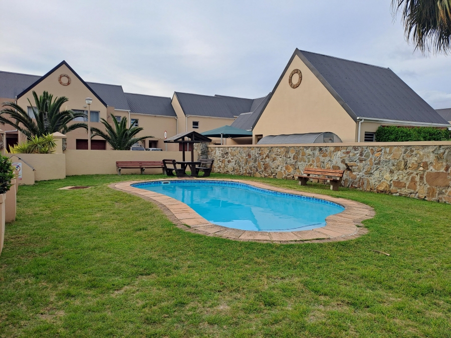 To Let 2 Bedroom Property for Rent in Whispering Pines Western Cape